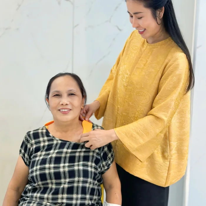 Khách hàng dùng Miếng Dán Điện Sinh Denna Care
